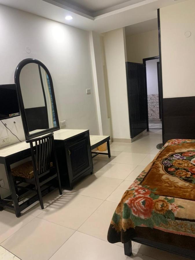 Hotel Raman'S Jagadhri Luaran gambar