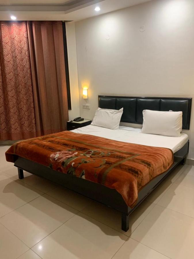 Hotel Raman'S Jagadhri Luaran gambar