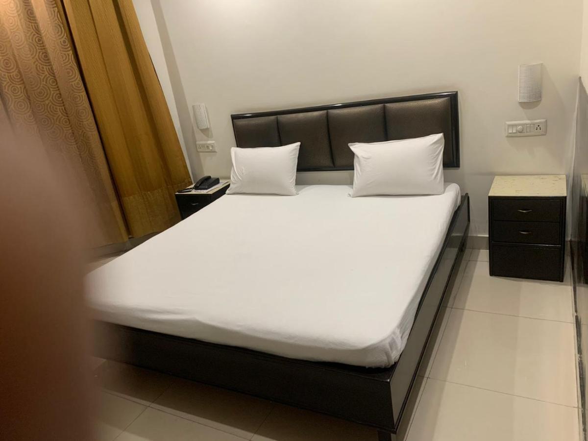 Hotel Raman'S Jagadhri Luaran gambar