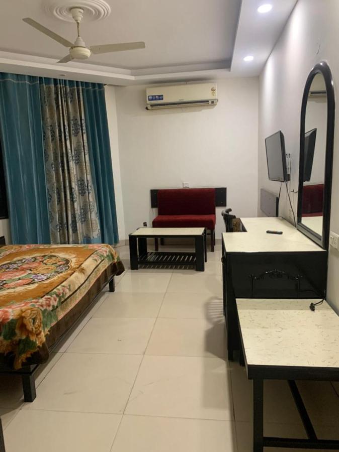Hotel Raman'S Jagadhri Luaran gambar