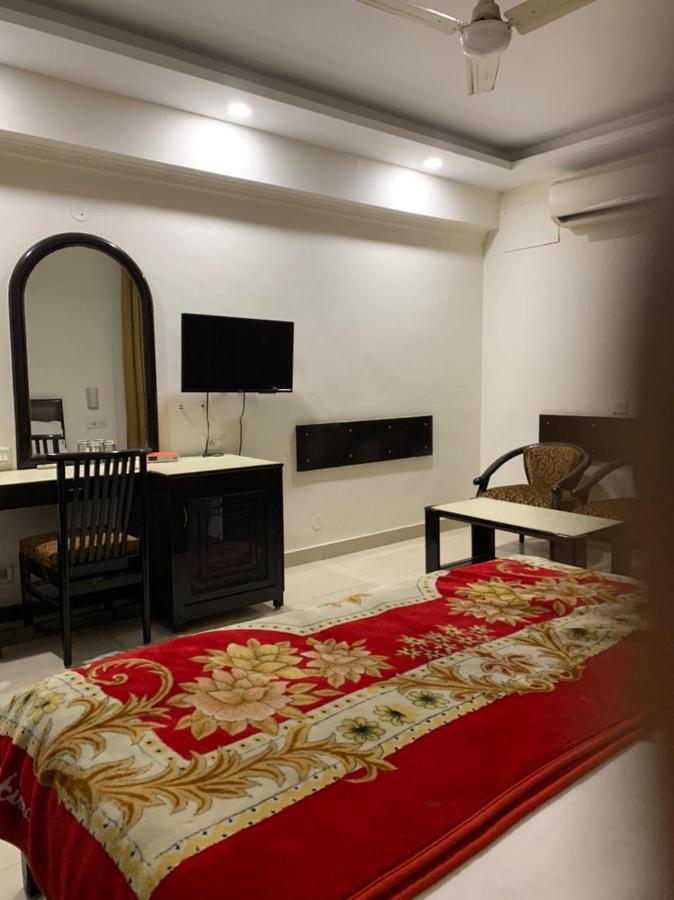 Hotel Raman'S Jagadhri Luaran gambar