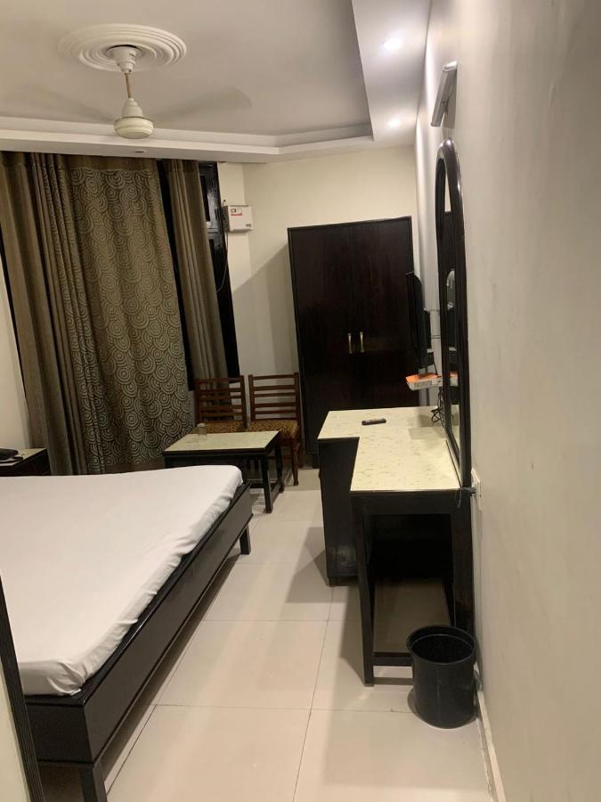 Hotel Raman'S Jagadhri Luaran gambar
