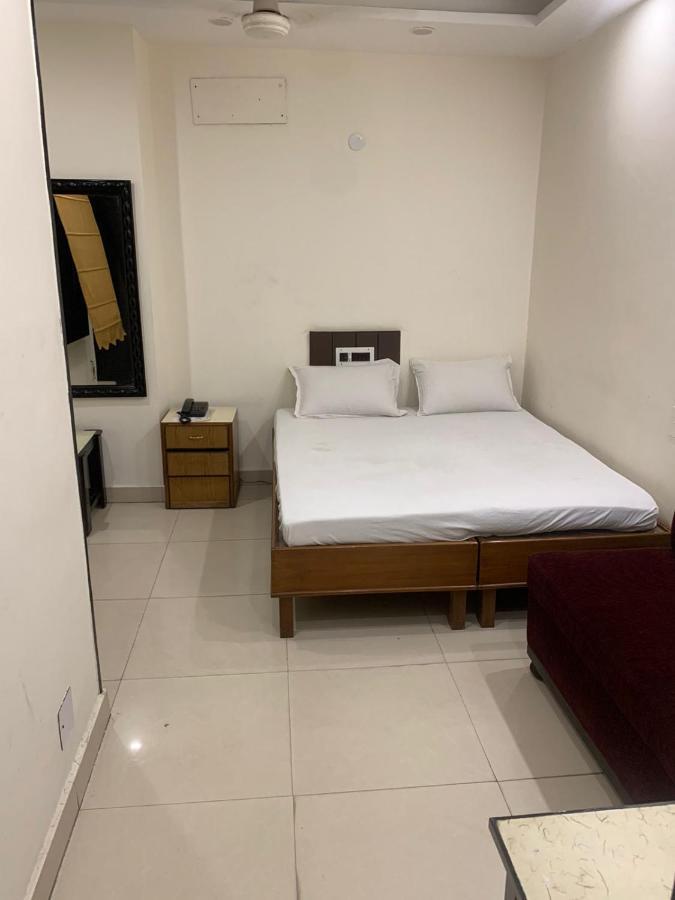 Hotel Raman'S Jagadhri Luaran gambar